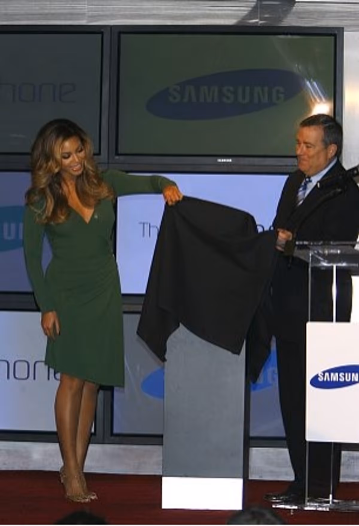 Beyonce Knowles at Beyonce Knowles Unveils the B'Phone
