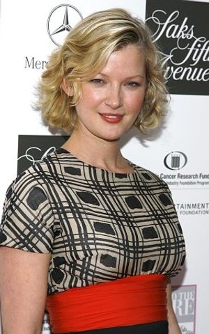 Gretchen Mol Photo