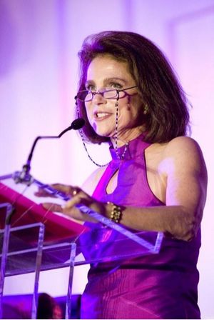 Tovah Feldshuh Photo