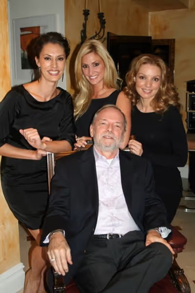 A perfect ending to a wonderful evening Sara Gettelfinger, Kelly Levesque, Joy Kabanu Photo