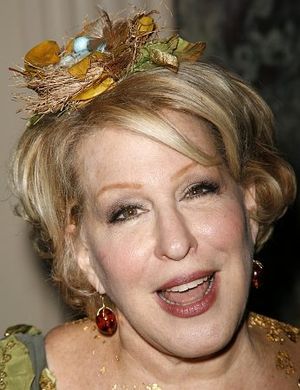 Bette Midler Photo