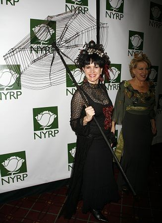 Photos: Bette Midler's Hulaween Gala for NYRP — photo 12 of 36