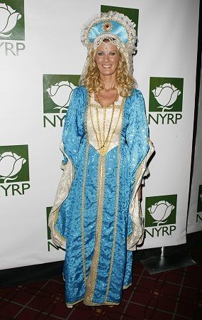 Photos: Bette Midler's Hulaween Gala for NYRP — photo 17 of 36