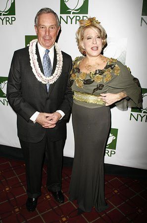 Photos: Bette Midler's Hulaween Gala for NYRP — photo 35 of 36