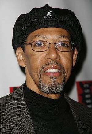 Peter Jay Fernandez Photo