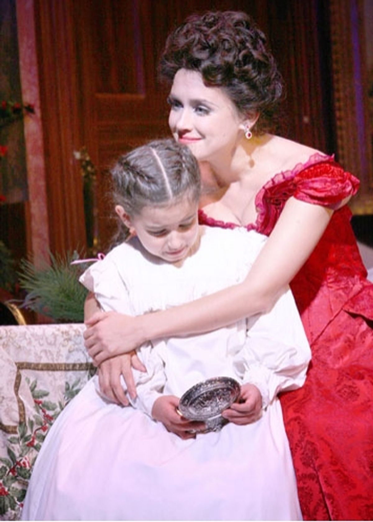Brynn O'Malley (Esther Smith) and Sophie Rudin (Tootie Smith) at 
