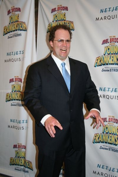 Shuler Hensley Photo