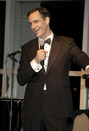 Howard McGillin Photo