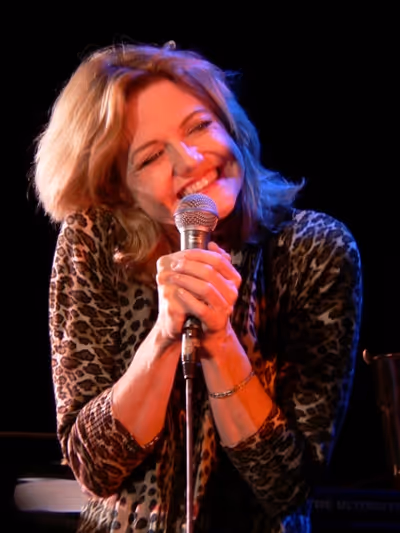 Alison Fraser Photo