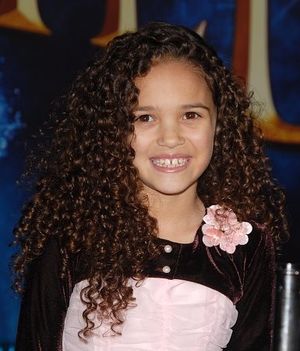 Madison Pettis Photo