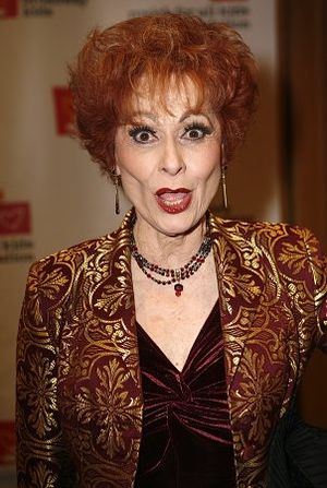 Carol Lawrence
 Photo