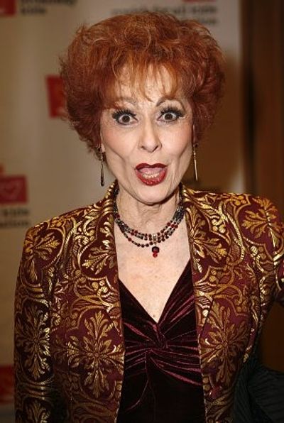 Carol Lawrence
 Photo