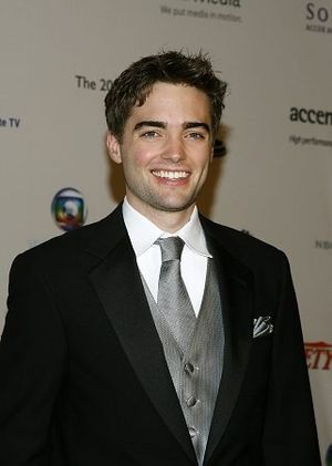 Drew Tayler Bell @ BroadwayWorld Drew Tayler Bell Photo
