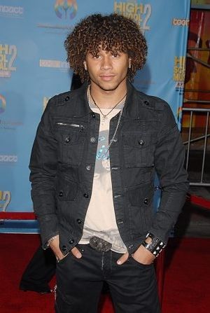 Corbin Bleu Photo
