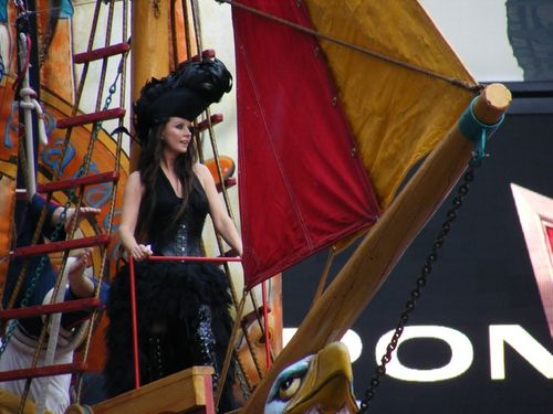 Photo Coverage: Macy's Thanksgiving Day Parade 2007 — photo 91 of 103