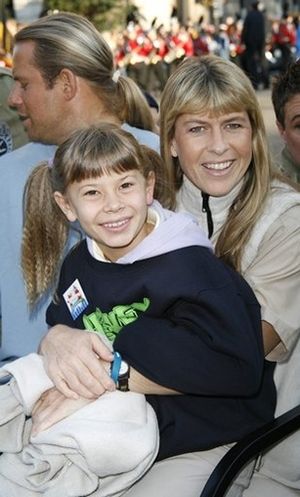 Bindi Irwin and Terri Irwin Photo