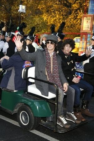 Kevin Jonas and Joe Jonas Photo