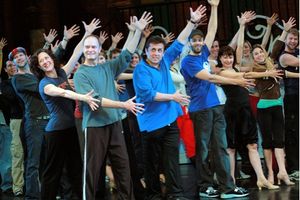 Karen Ziemba, David Hyde-Pierce and Michael X. Martin rehearse with the cast of Curta Photo