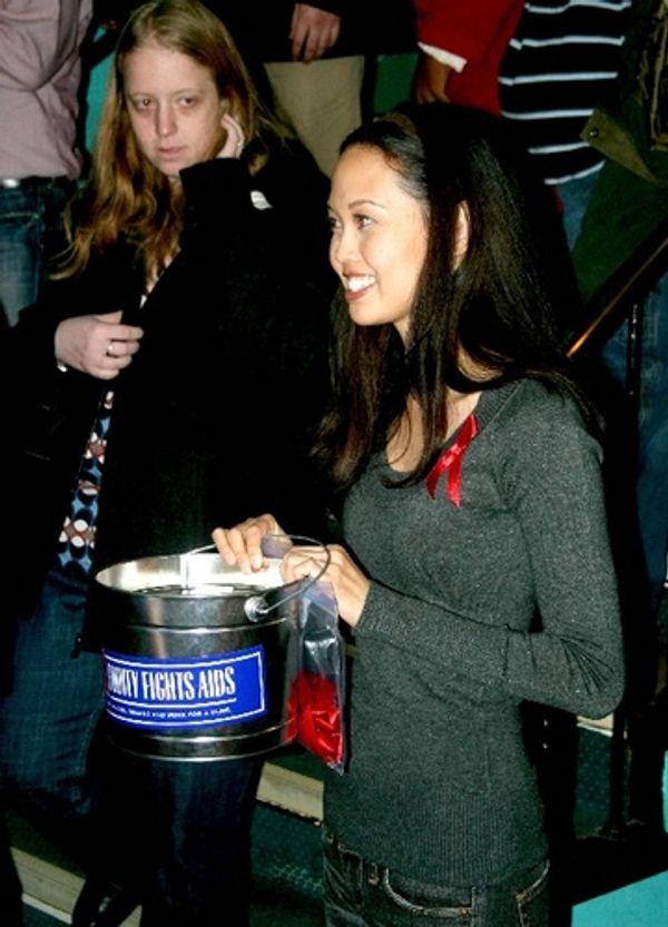 Jennie Kwan collects money for BC/EFA after the show Photo