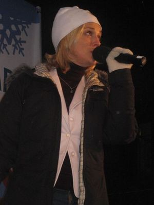Kelly Sullivan sings a number from Enter Laughing: The Musical Photo