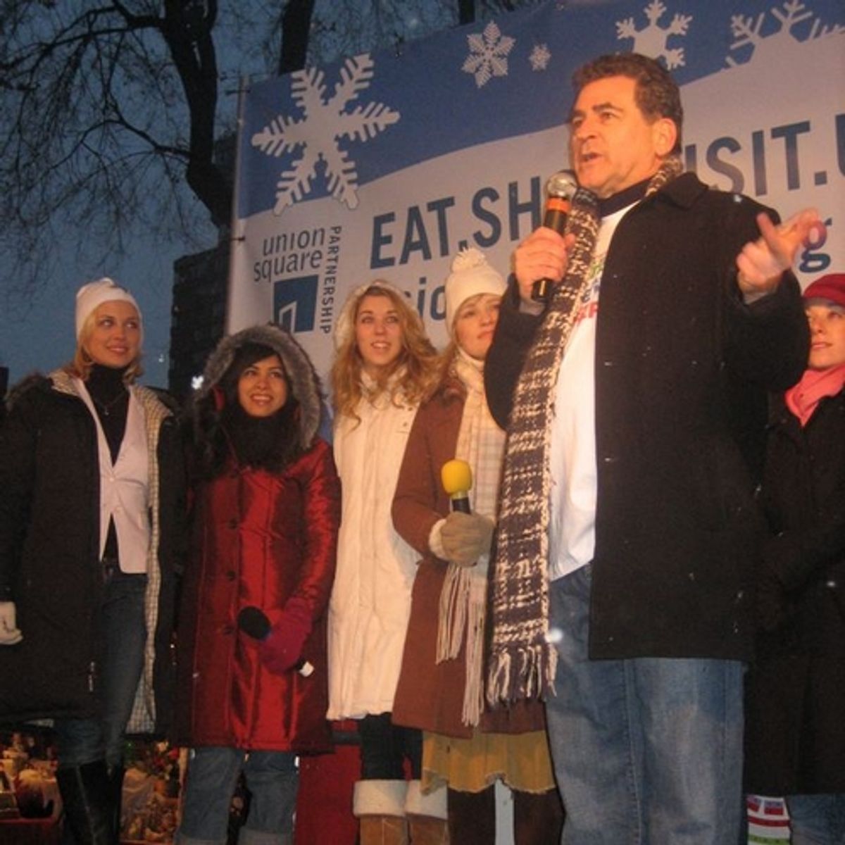 Front: Paul Kreppel Kreppel; Back (l-r): Kelly Sullivan, Eileen Rivera, Sara Andreas, Anika Larsen, and Alison Solomon at 