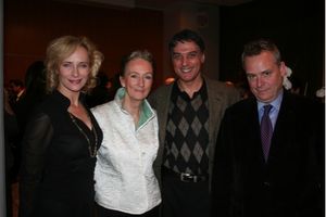 Laila Robins, Kathleen Chalfant,  Photo