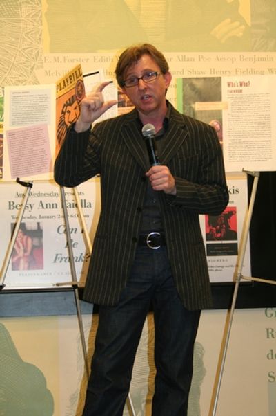 Thomas Schumacher speaking about theater etiquette Photo