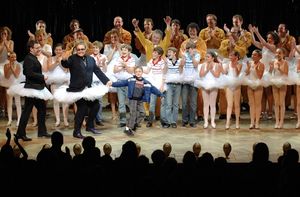 Elton John, Lee Hall and the Austrialian Billy Elliot company at opening night Photo