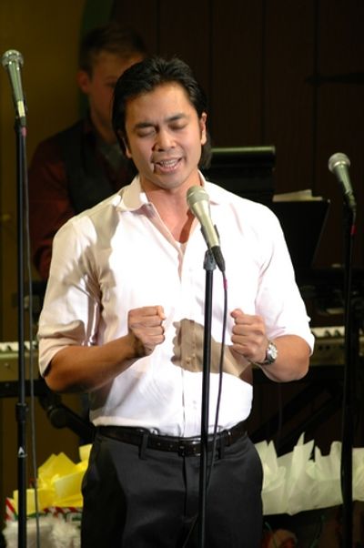 Jose Llana Photo