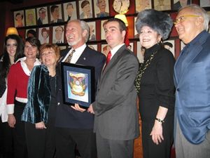 l-r: Alana Grace, Donna Moore, Anita Gillette, National Museum of Patriotism President Nick Snider, Sardi's owner Sean Ricketts, Randie Levine-Miller and TV director Vincent Scarza @ BroadwayWorld l-r: Alana Grace, Donna Moore, Anita Gillette, National Museum of Patriotism Presiden Photo