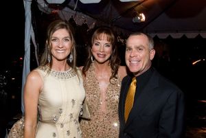 Chair Debby Jacobs, Dianne York-Goldman and Mitch Goldman
@ BroadwayWorld Chair Debby Jacobs, Dianne York-Goldman and Mitch Goldman
Photo