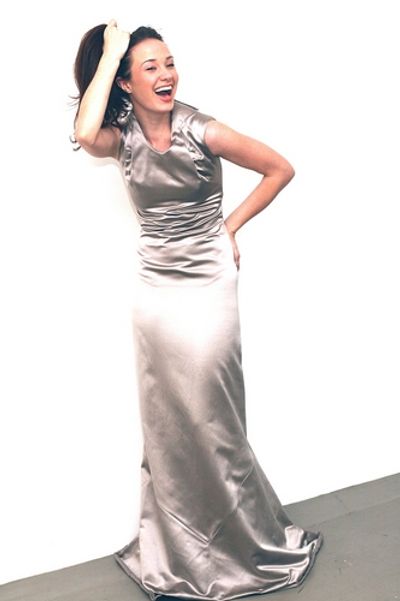 This gorgeous dress brings out the side pony-tail in me!
 Photo