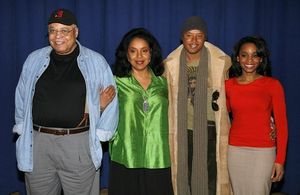 l-r: James Earl Jones, Phylicia Rashad, Terrence Howard and Anika Noni Rose
@ BroadwayWorld l-r: James Earl Jones, Phylicia Rashad, Terrence Howard and Anika Noni Rose
Photo