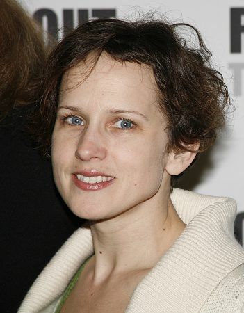Jennifer Dundas Photo