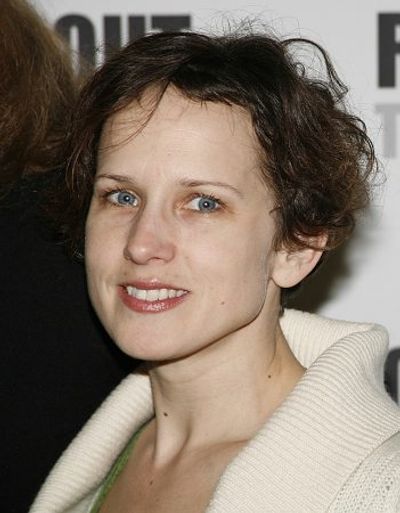 Jennifer Dundas Photo