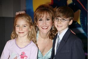 Jodi Benson and children
@ BroadwayWorld Jodi Benson and children
Photo