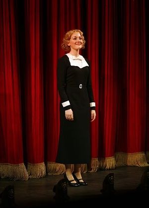 Jennifer Ferrin
@ BroadwayWorld Jennifer Ferrin
Photo