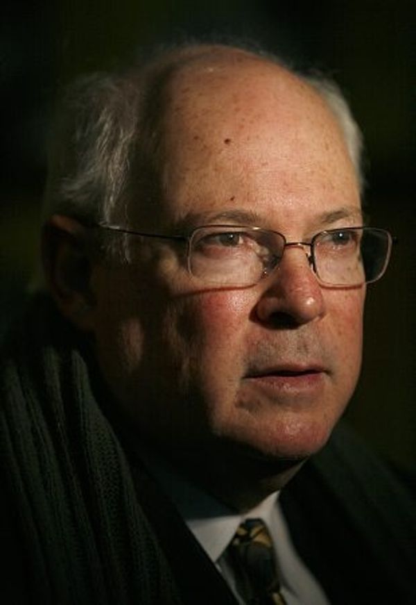 Director Michael Pressman
 Photo