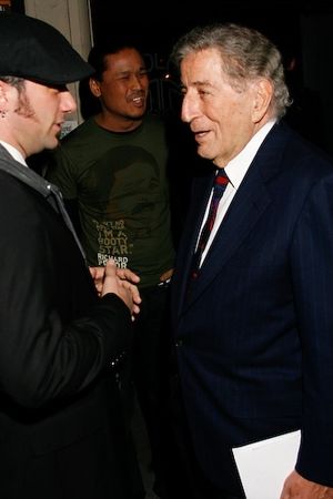 Tony Bennett meets singing group Mosaic Photo