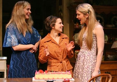 l-r: Sarah Paulson, Jennifer Dundas and Lily Rabe Photo