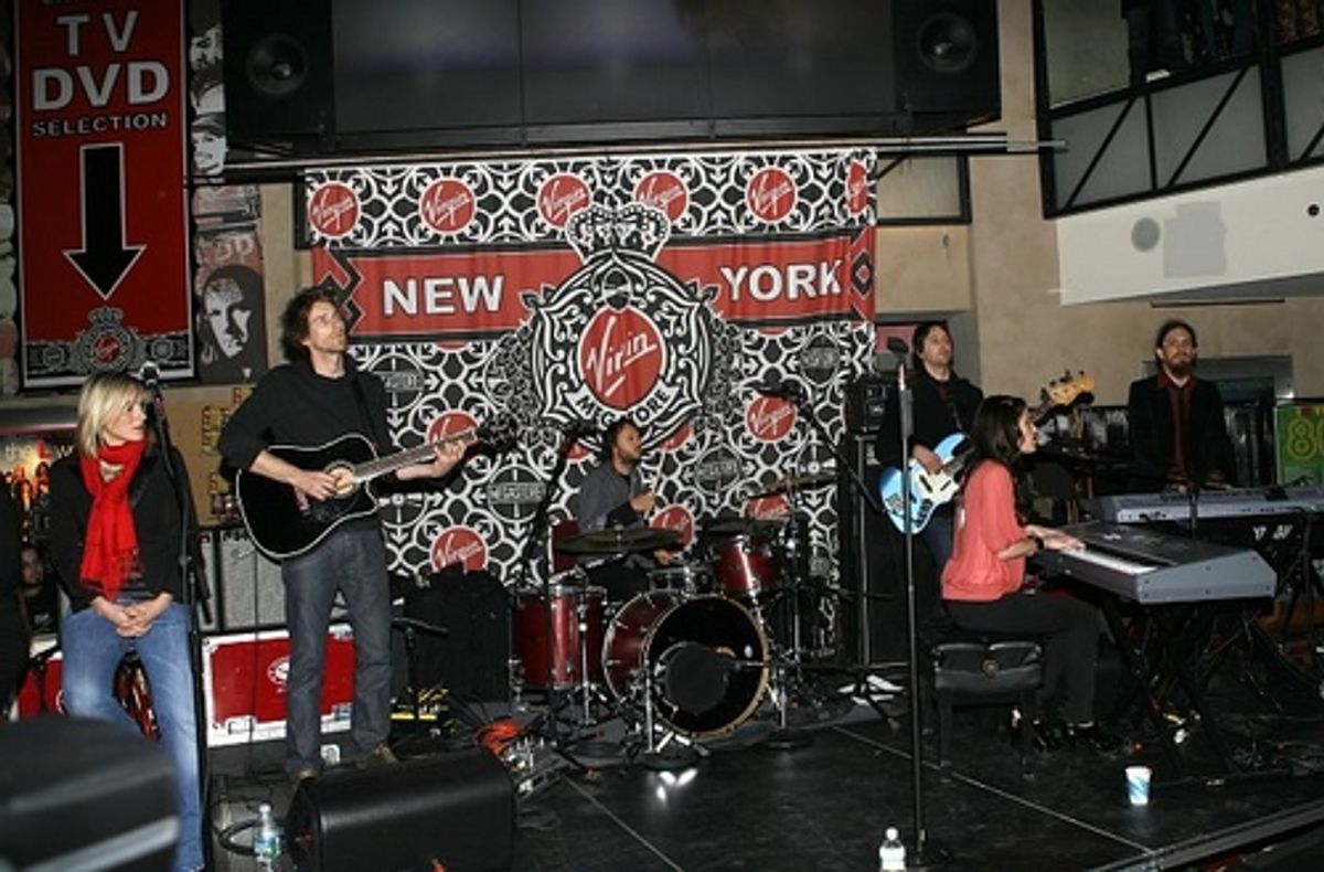 Idina Menzel and the band at 