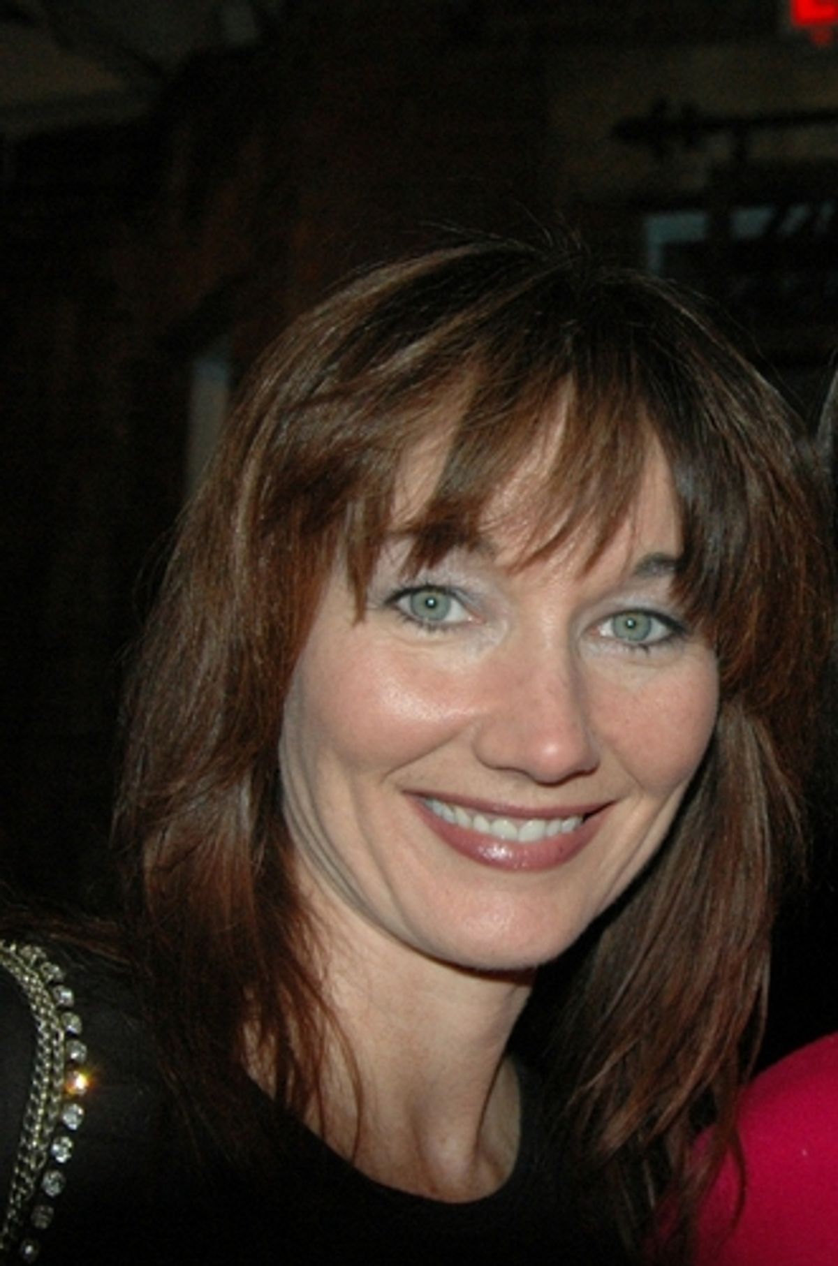 Lari White at 