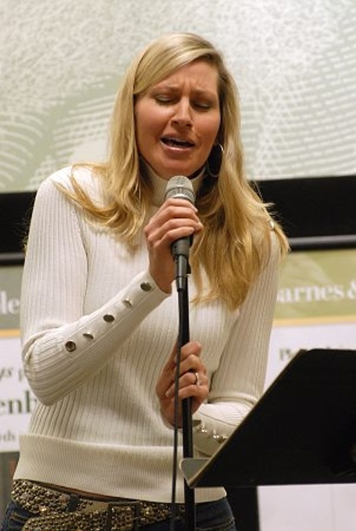 Luba Mason at Gari's 'Late Nite Comic' with Mason, Stiller, Vidnovic & Rudetsky