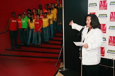 Rosie O'Donnell introduces Rosie's Broadway Kids Photo