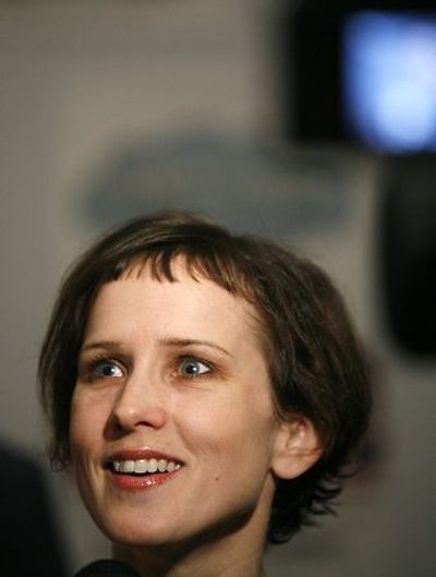 Jennifer Dundas Photo