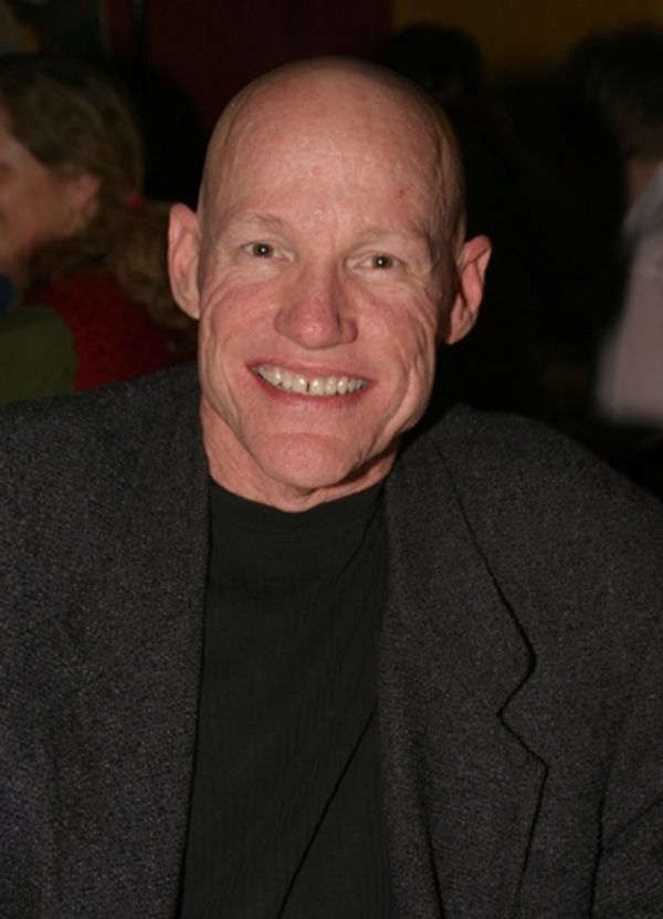 Stephen Lee Anderson Photo