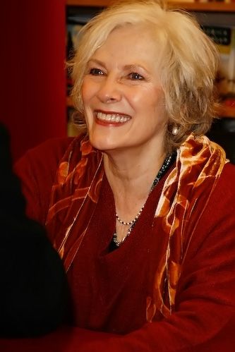 Photos: Betty Buckley & Idina Menzel CD Signings — photo 5 of 16