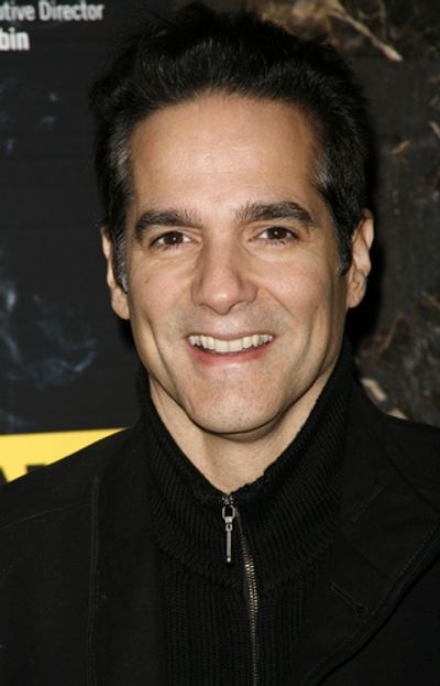 Yul Vasquez Photo