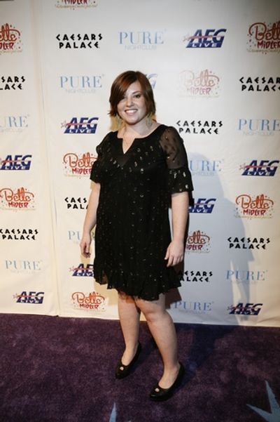 Shannon Durig Photo