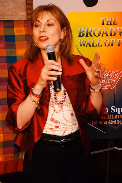Valerie Smaldone
 Photo